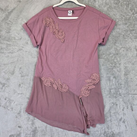Akemi + Kin Shirt Womens Small Mauve Asymmetrical Floral Lace Hem Tunic Top - Picture 1 of 15